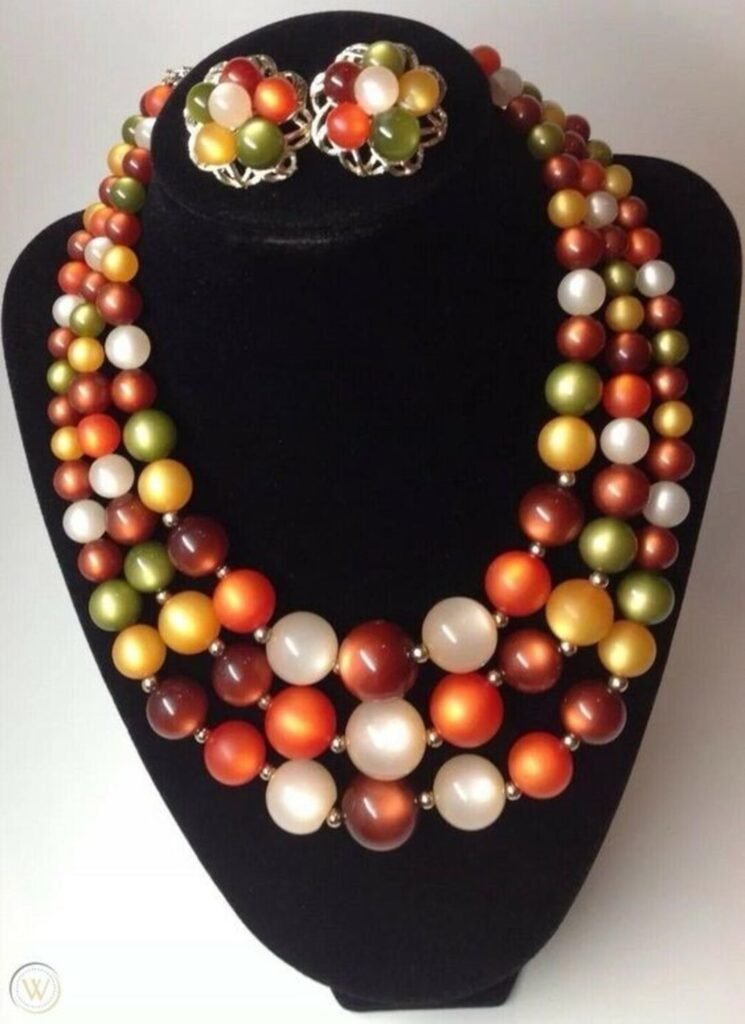 vintage necklace costume jewellery