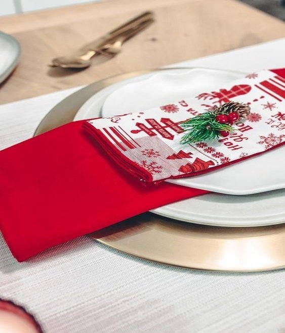 christmas napkins placement (1)