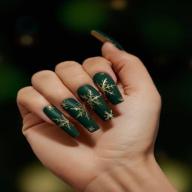 christmas gel green nails idea