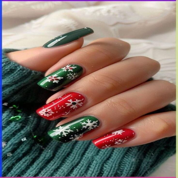 red n green christmas Gel nails