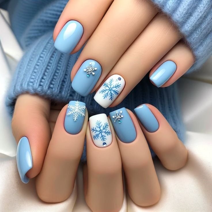 white blue christmas tree gel nails