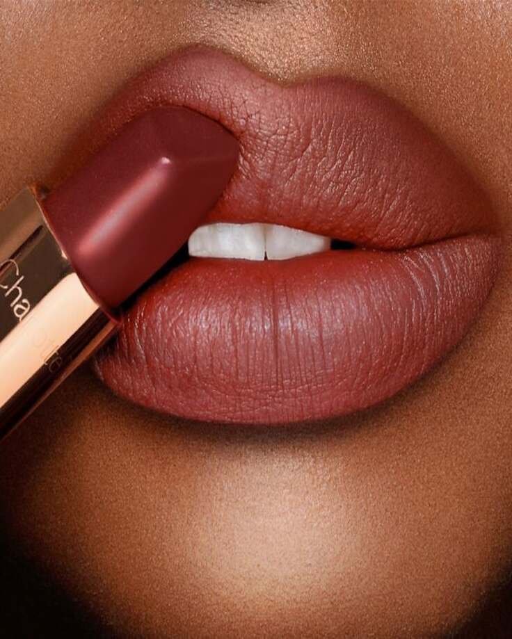 mocha mousse charlotteibury lipstick