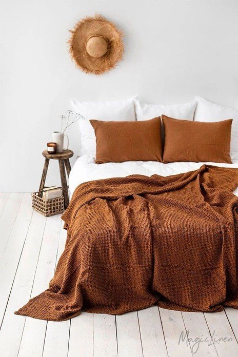 bedlinen mocha mousse color