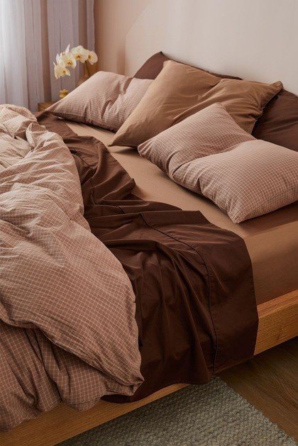 linen bed n mattress mocha mousse color combination